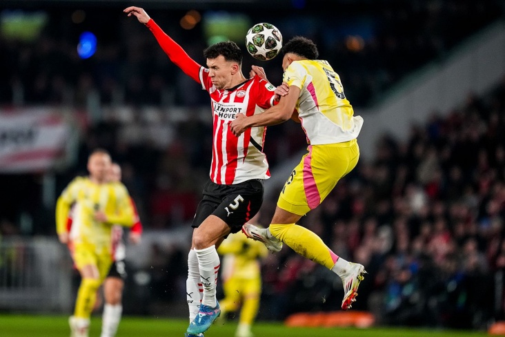 Матч между ПСВ и Ювентусом 