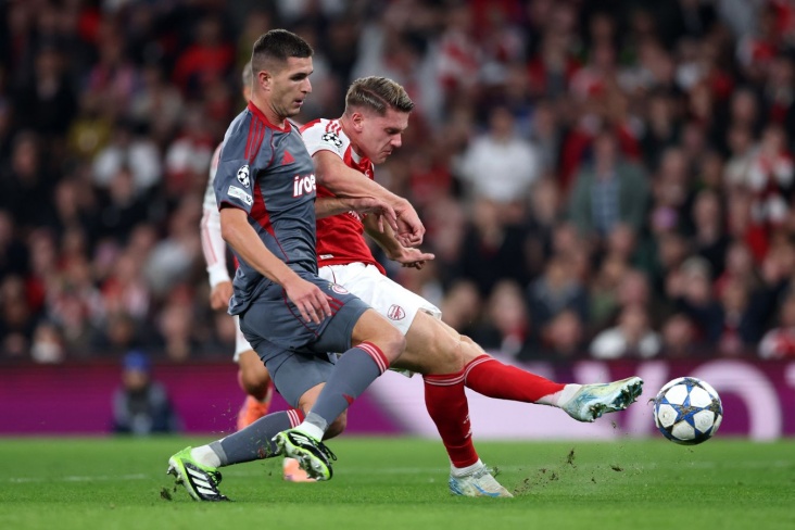 Матч между Олимпиакосом и Арсеналом