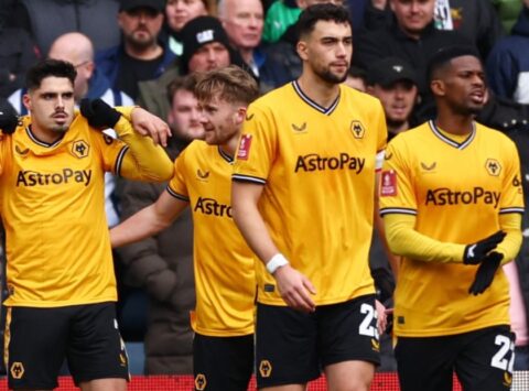 Где смотреть «Вулверхэмптон» – «Арсенал» 18 февраля,...