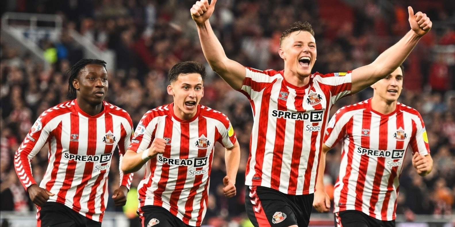 Игроки Сандерленда празднуют гол