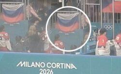 Олимпиада-2026: российский флаг на трибуне во время...