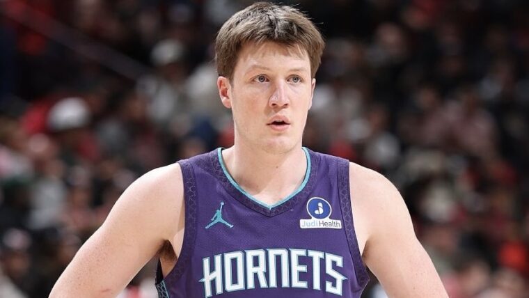 Новичок «Шарлотт» Кон Кнеппелл установил рекорд НБА по трёхочковым за сезон среди новичков