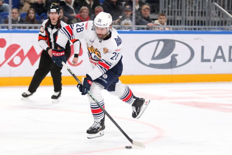 Динамо Москва — Металлург — где и во сколько смотреть матч КХЛ 1 марта 2026