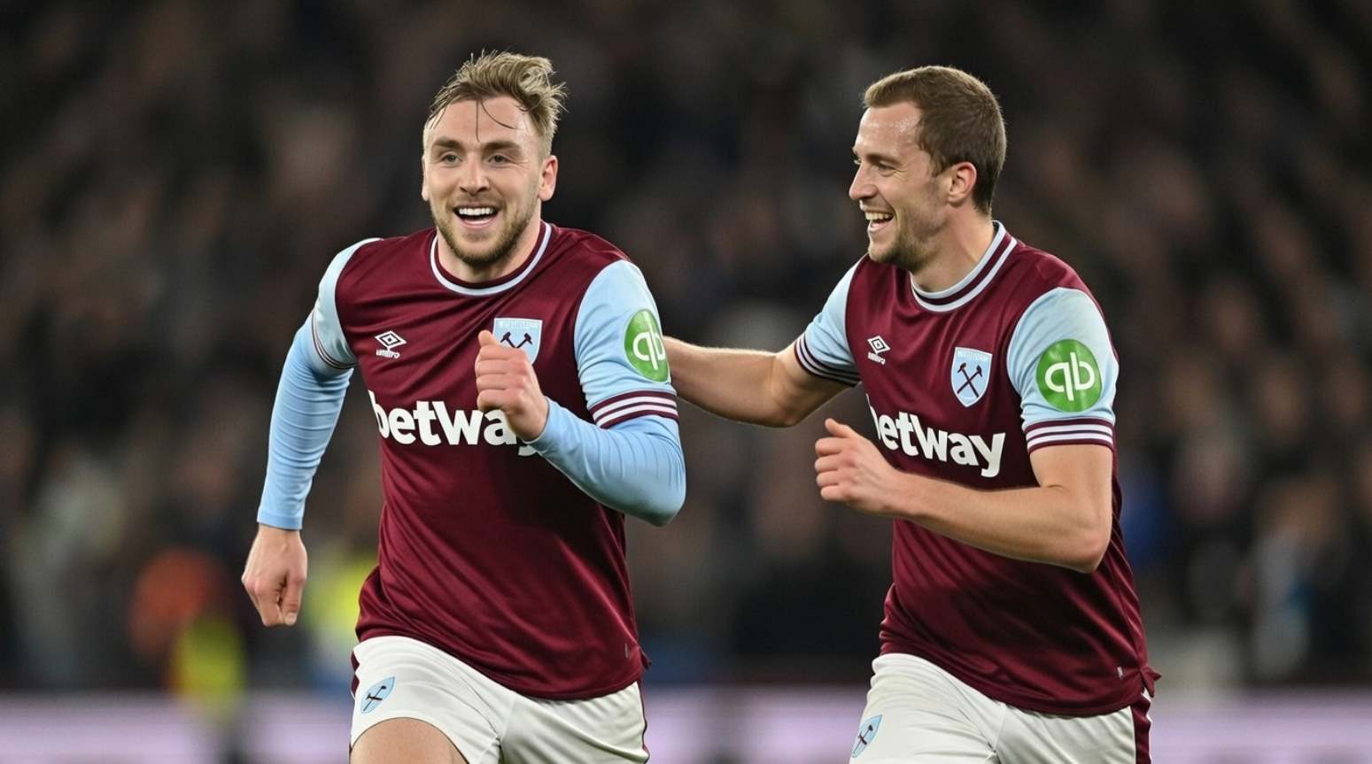 Игроки Вест Хэма празднуют гол 