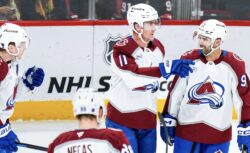 «Колорадо» первым в НХЛ вышел в плей-офф