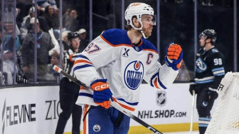 Коннор Макдэвид достиг 400 голов и 1200 очков в НХЛ